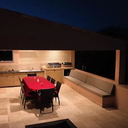 La Chiappa Bord De Avec Piscine Chauffee Et Jacuzzi Willa