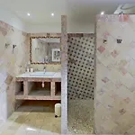 Villa La Chiappa Bord De Avec Piscine Chauffee Et Jacuzzi Porto-Vecchio (Corsica)