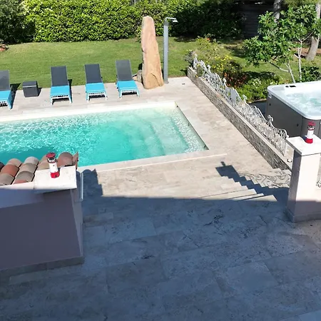 La Chiappa Bord De Avec Piscine Chauffee Et Jacuzzi *