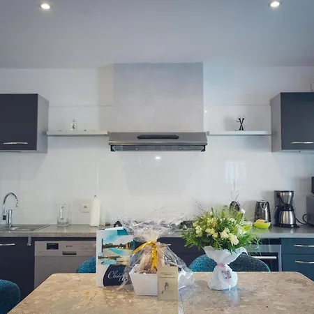 La Chiappa Bord De Avec Piscine Chauffee Et Jacuzzi Порто-Веккьо