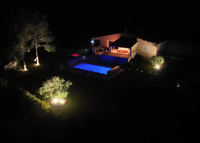 La Chiappa Bord De Avec Piscine Chauffee Et Jacuzzi * Porto-Vecchio (Corsica)
