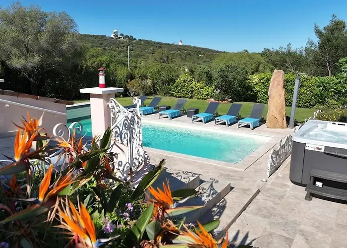 Villa La Chiappa Bord De Avec Piscine Chauffee Et Jacuzzi