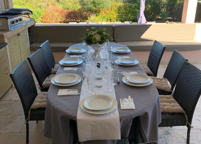 Villa La Chiappa Bord De Avec Piscine Chauffee Et Jacuzzi *